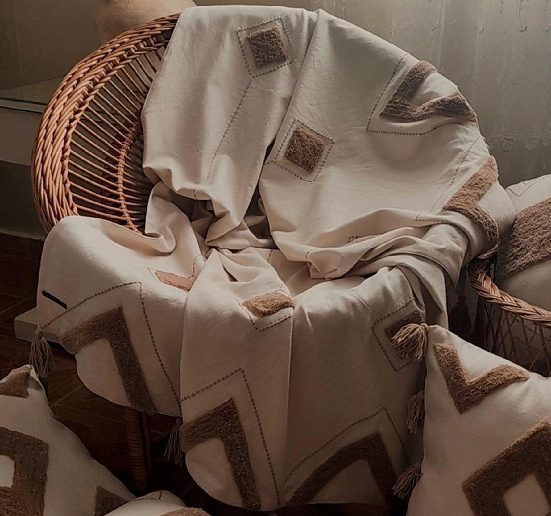 luxury furniture stores in dubai, Throw Blanket